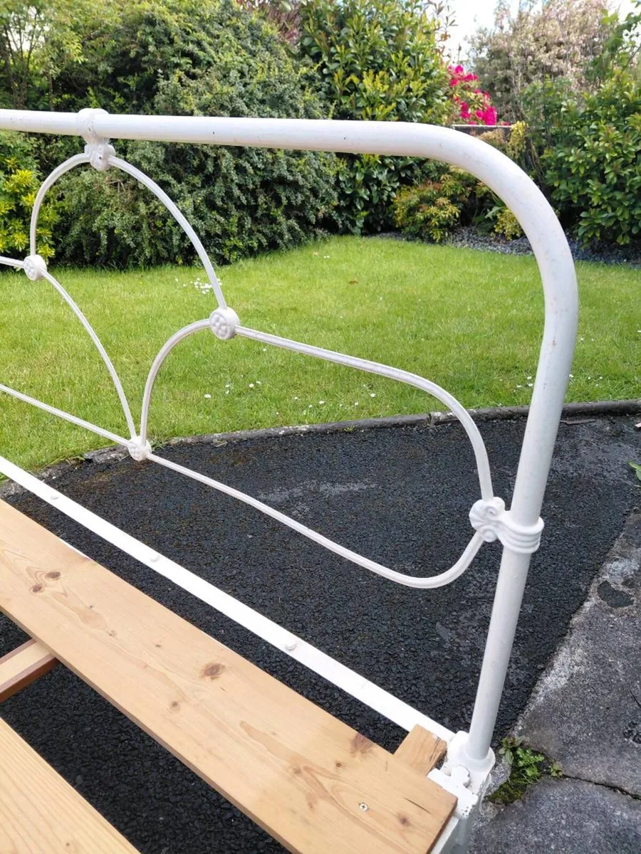 Cast iron bed - Image 4