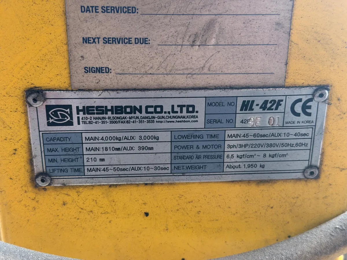4 post vehicle lift - Image 2