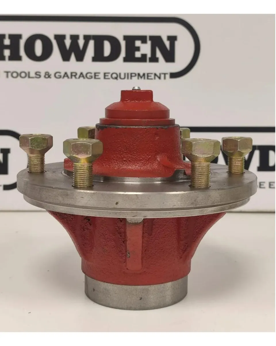Front Hub Massey Ferguson 135 /165 / 565(Complete) - Image 2