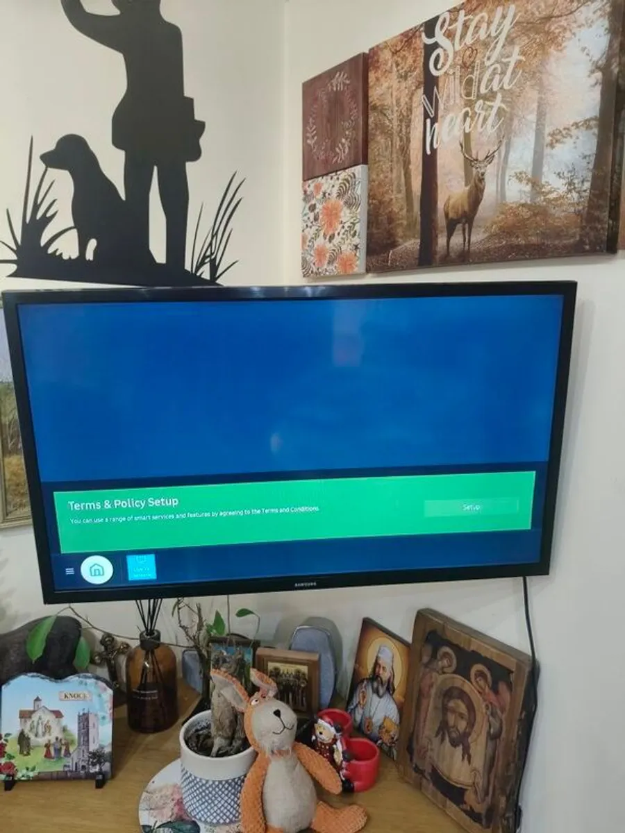 Samsung Full HD smart tv 32" - Image 1