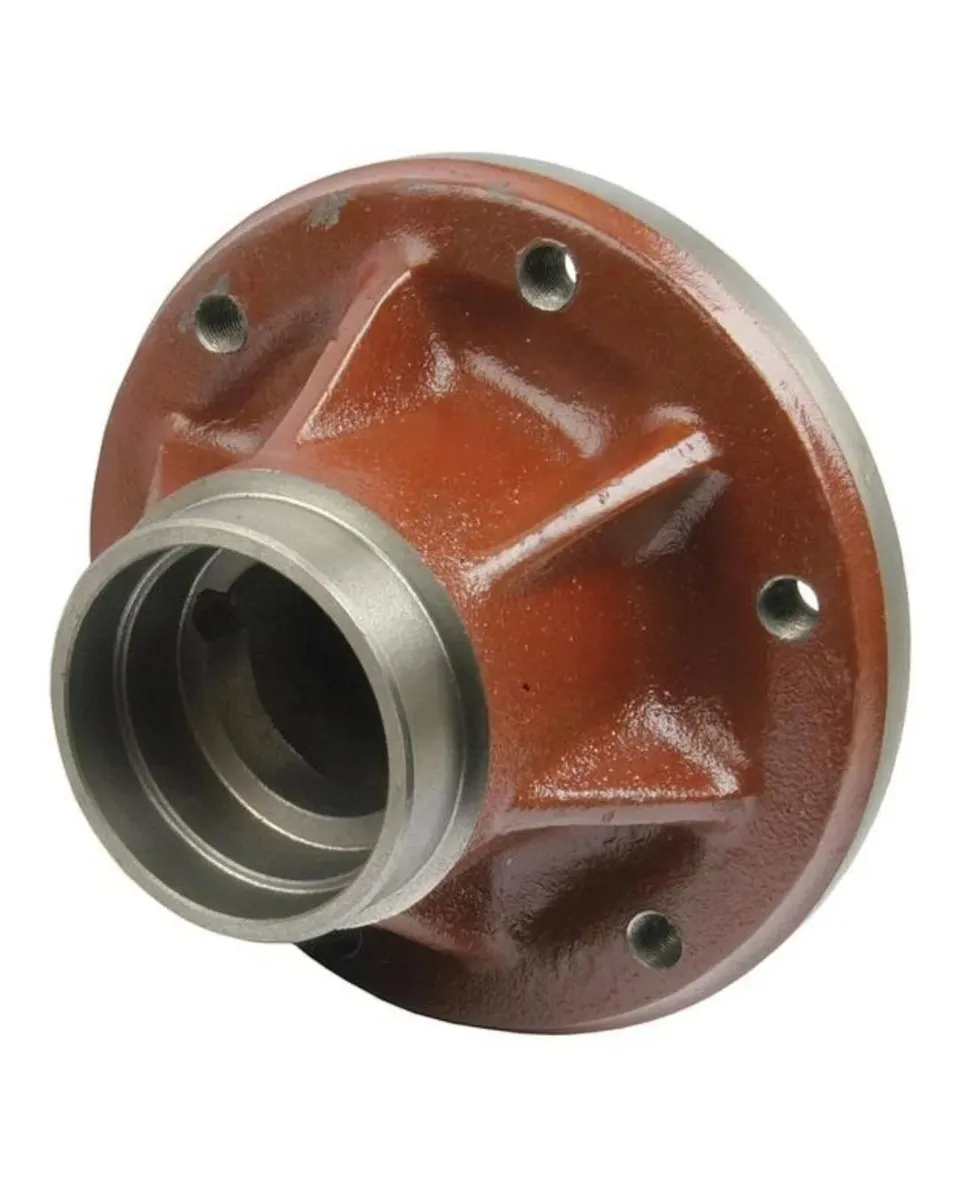 Front Hub for Massey Ferguson 135 / 165 / 565 - Image 1