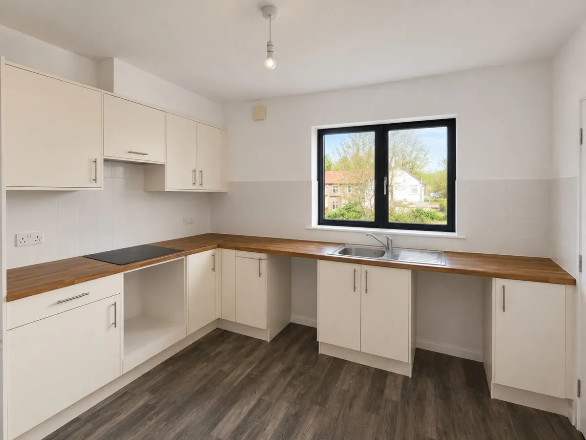 Kitchen - Image 2