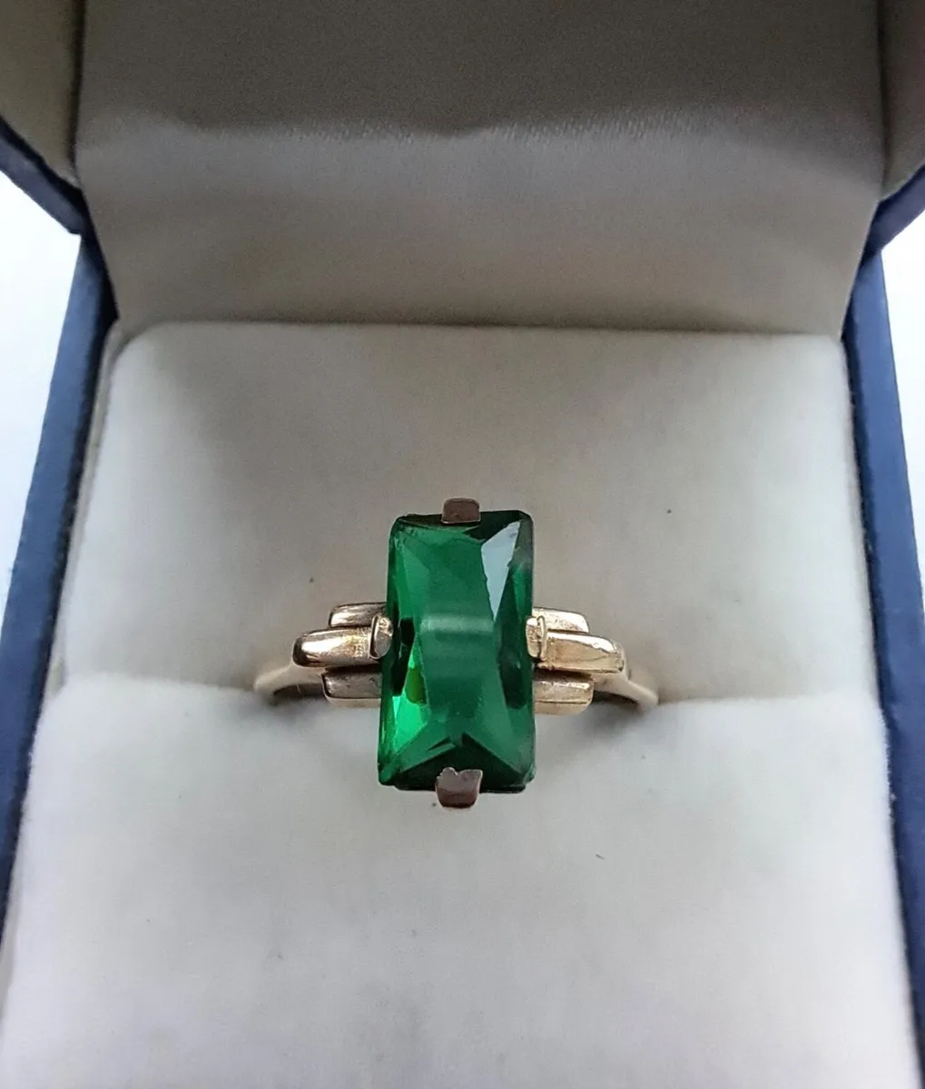 ArtDeco Vintage Solid 9ct ring with paste Emerald - Image 1