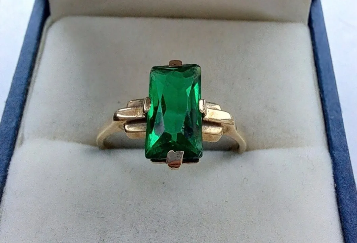 ArtDeco Vintage Solid 9ct ring with paste Emerald - Image 2