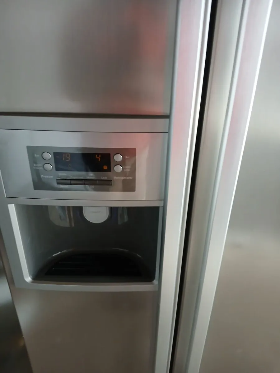 AMERICAN FRIDGE AND FREEZER - Image 3