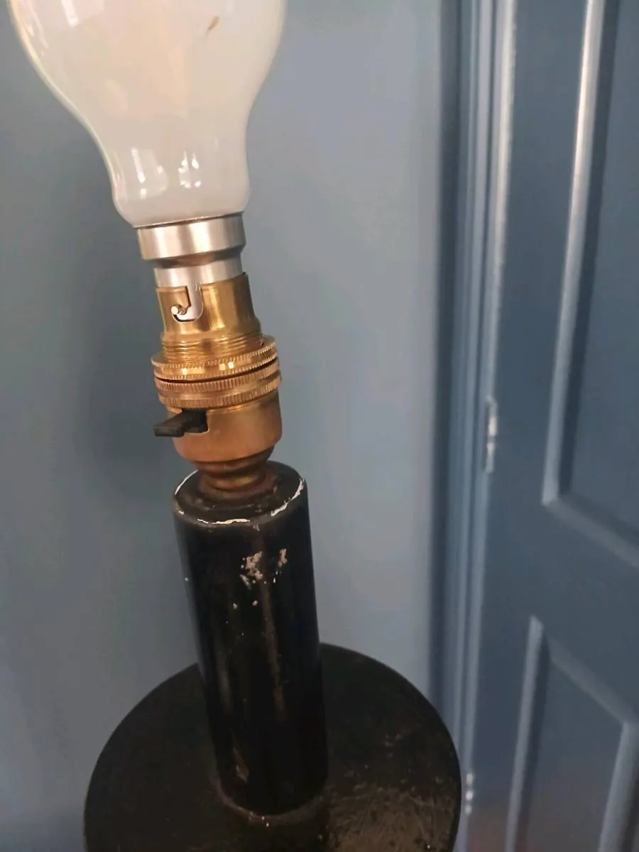 Wrought iron floor lamp - Image 2