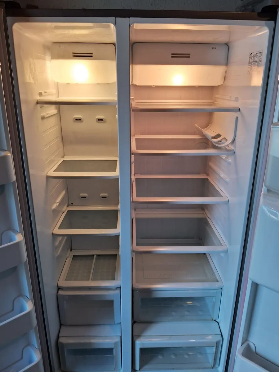 AMERICAN FRIDGE AND FREEZER - Image 2
