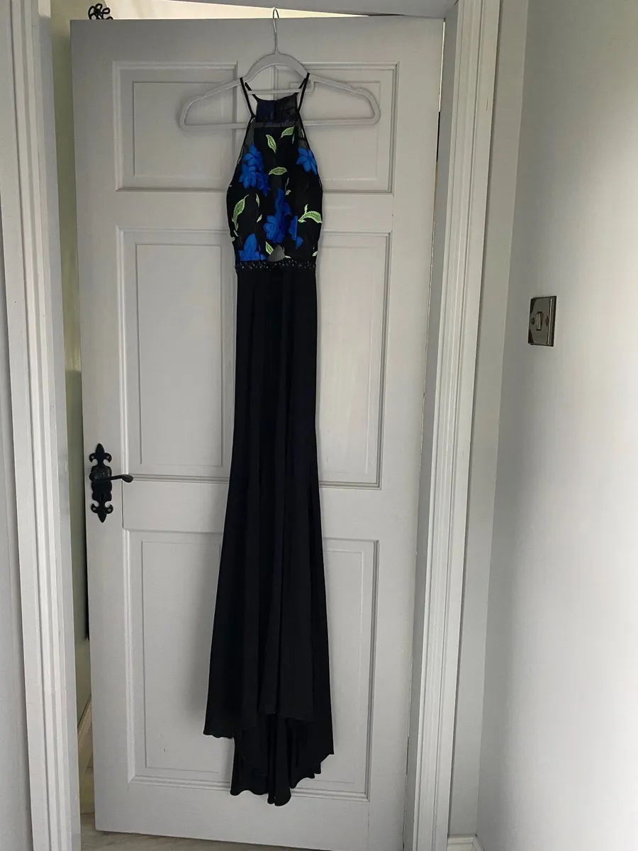 Long black dress