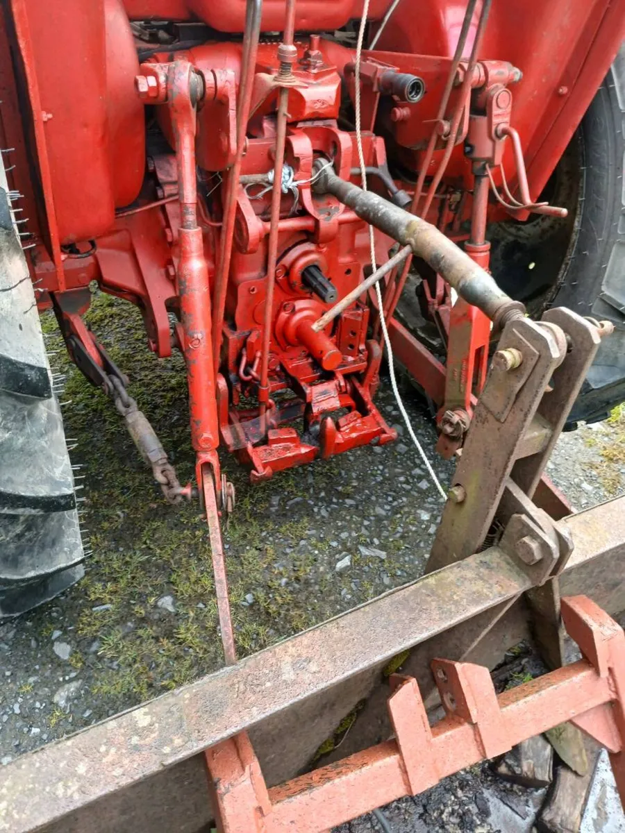 Ih international tractor - Image 2
