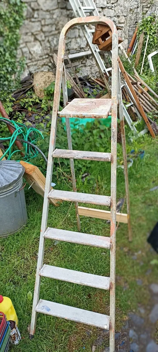 Two Pair of Steps - Image 4