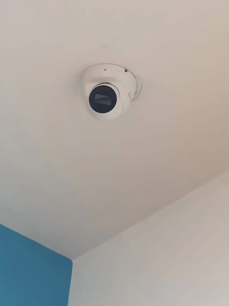 Shop CCTV security system inc 4 cameras - Image 1