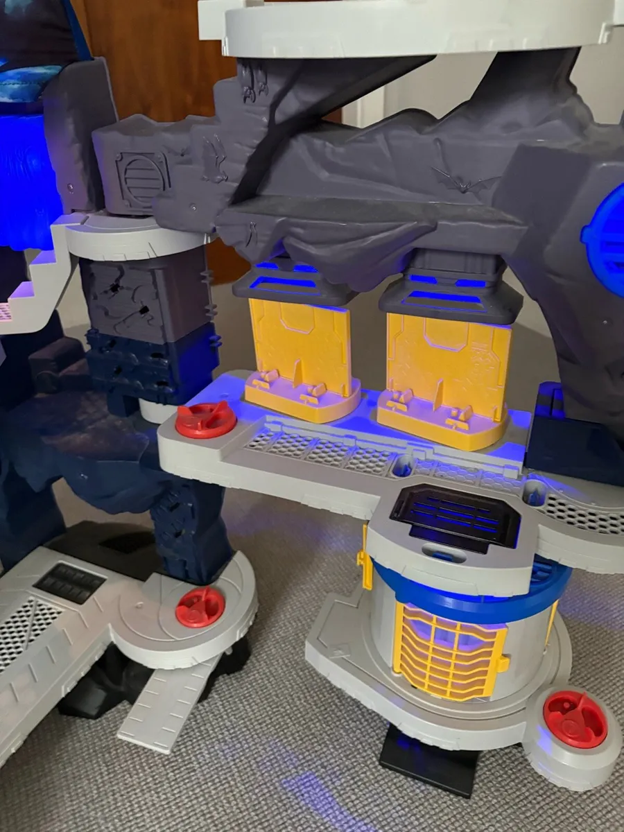 Bat cave - Image 2