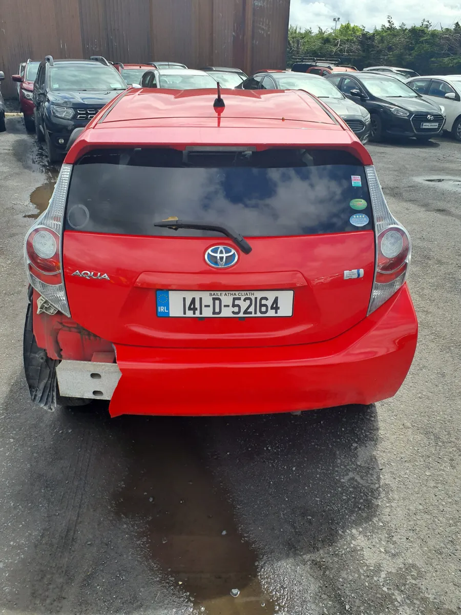 Toyota Aqua 2014 , only 72,000 km - Image 1