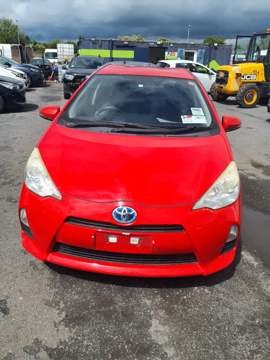 Toyota Aqua 2014 , only 72,000 km - Image 4
