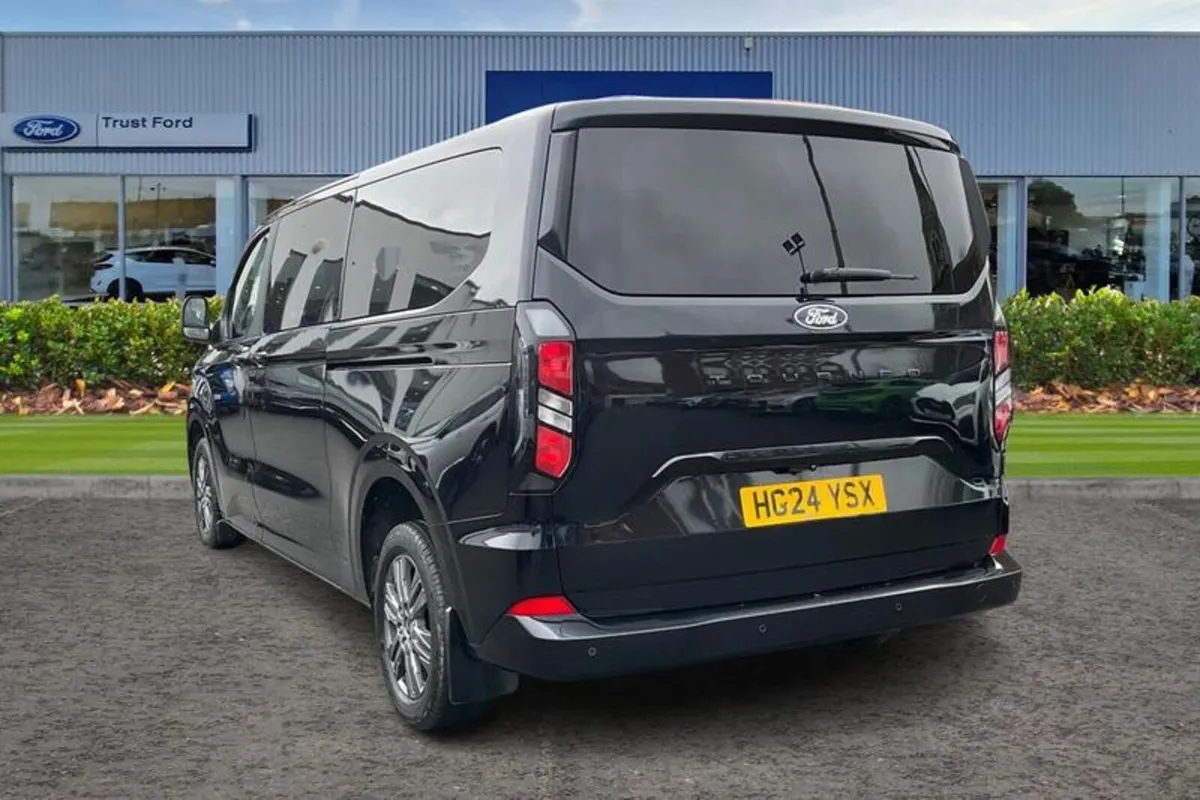 Ford Tourneo Custom TITANIUM LUXE - Image 2