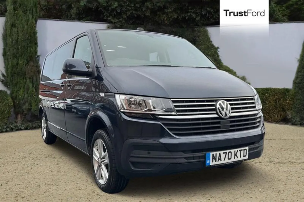 Volkswagen Transporter Shuttle SE - Image 1