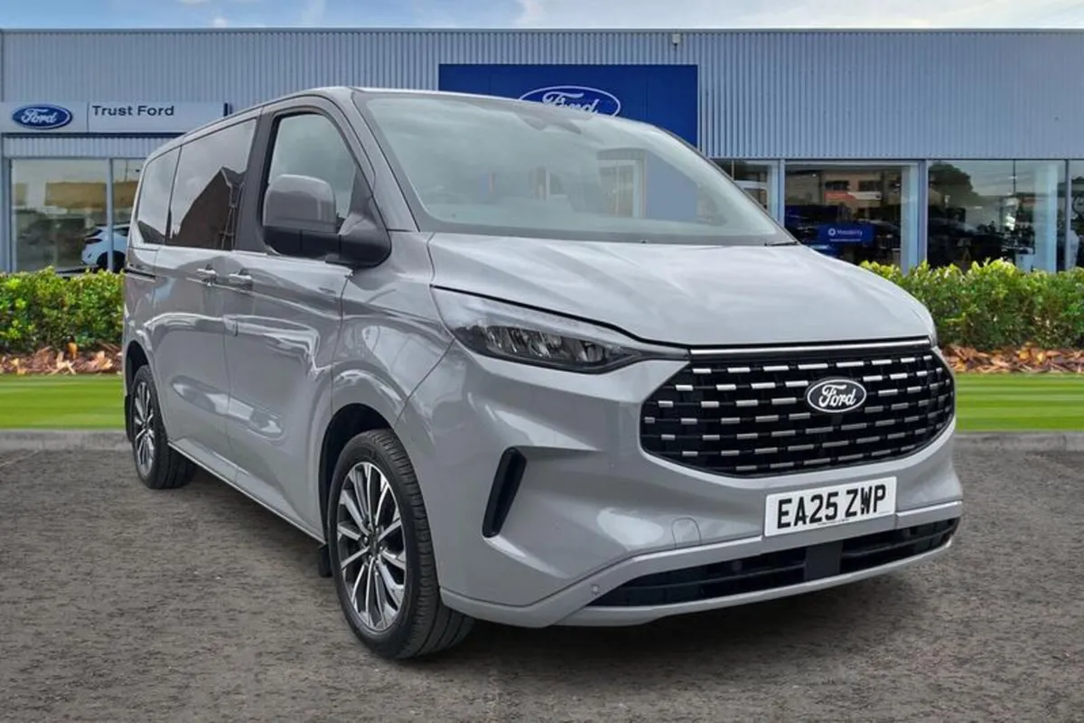 Ford Tourneo Custom Titanium Luxe - Image 1
