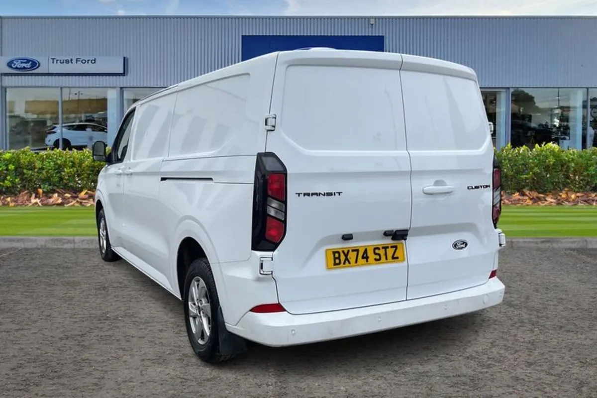 Ford Transit Custom LIMITED - Image 2