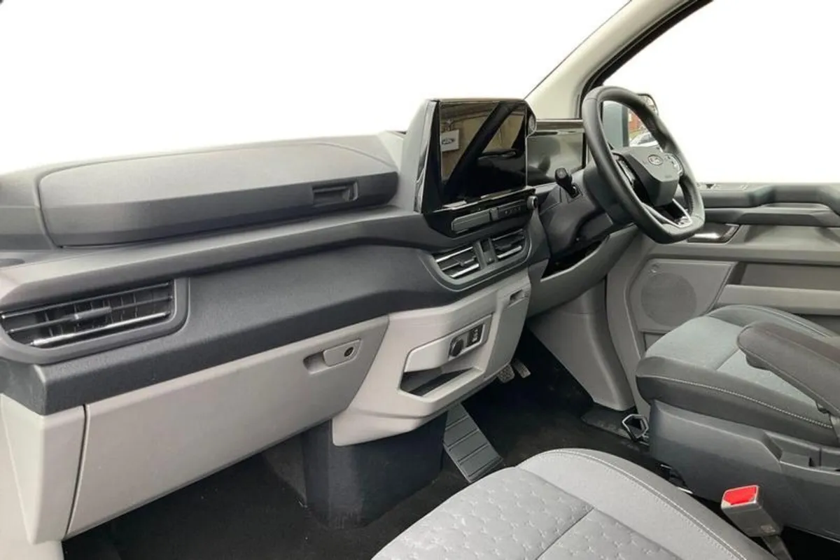 Ford Tourneo Custom Titanium Luxe - Image 3