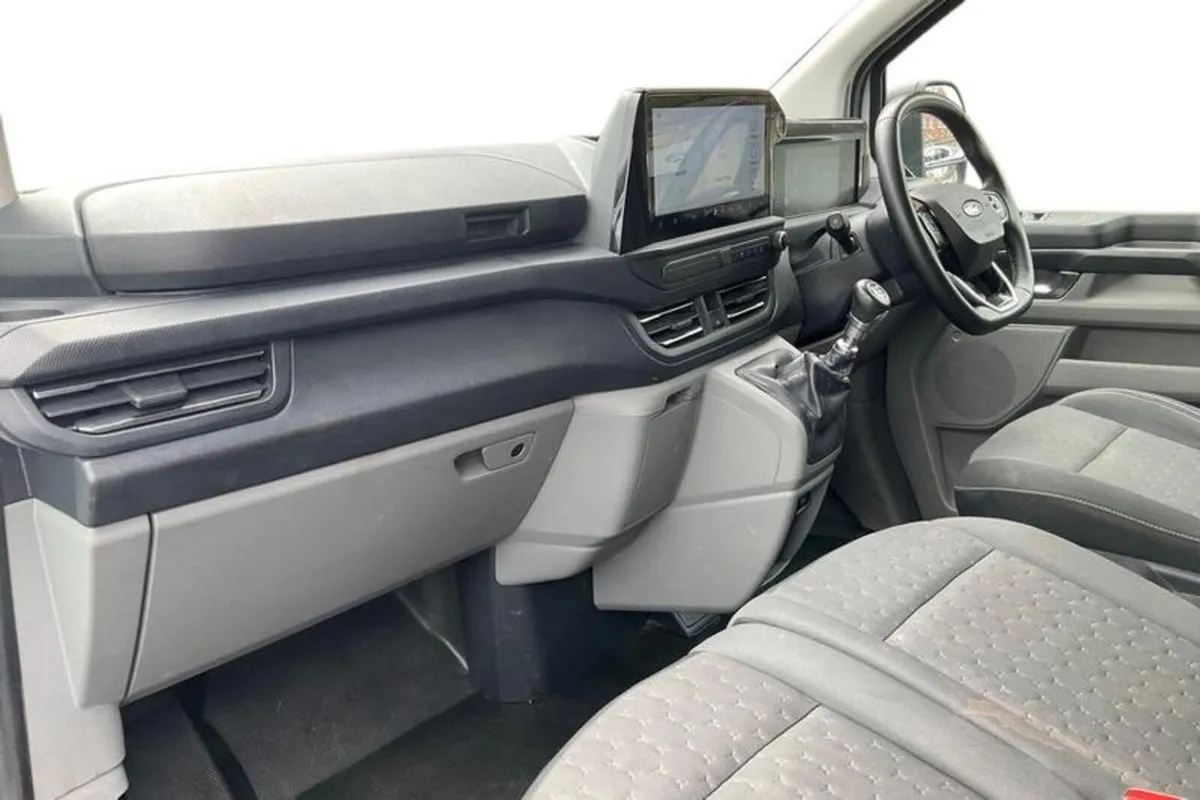 Ford Transit Custom LIMITED - Image 3