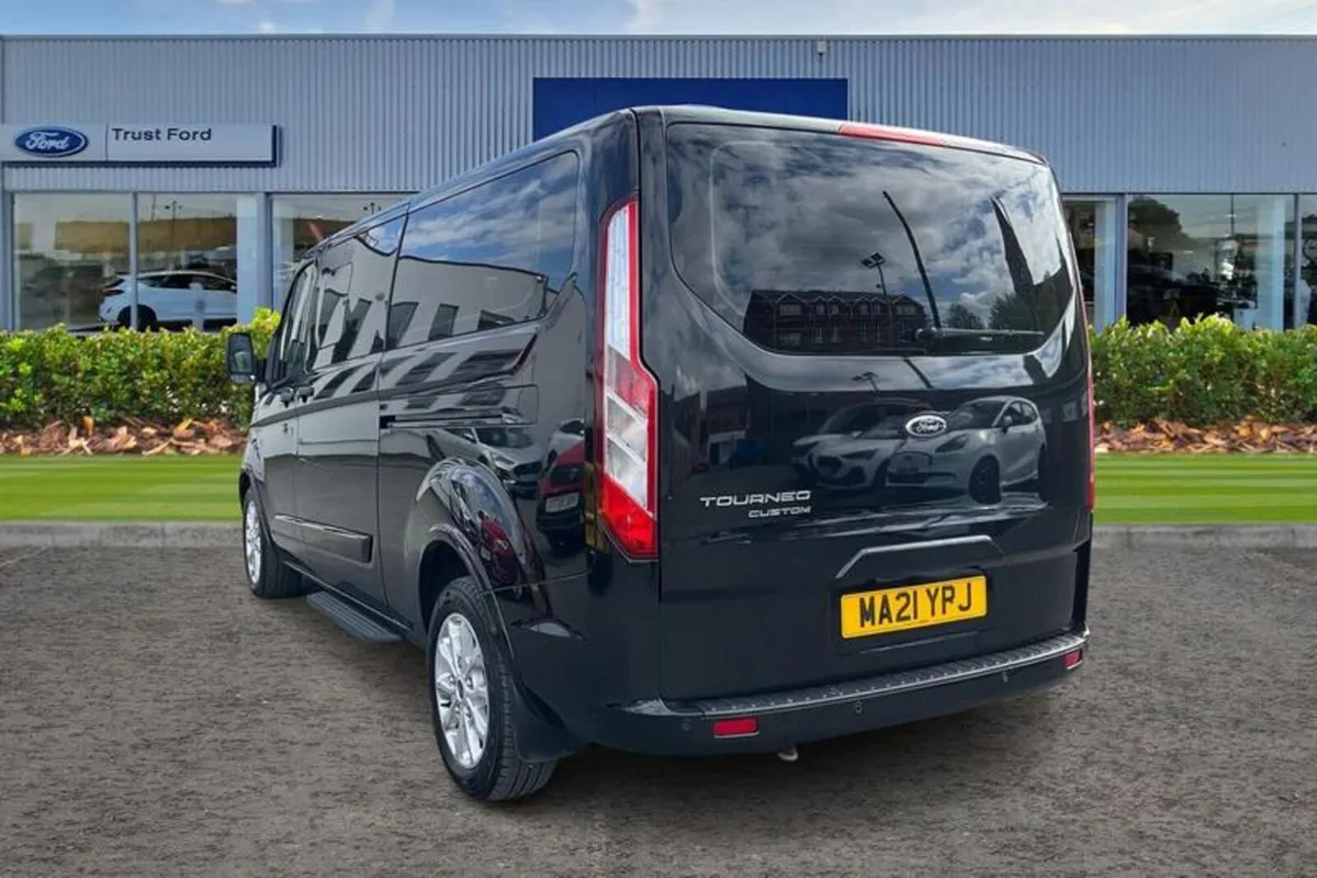 Ford Tourneo Custom TITANIUM - Image 2