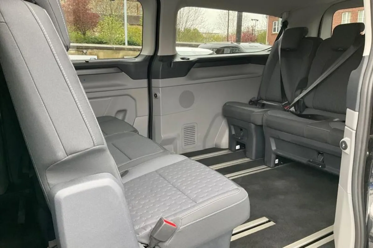 Ford Tourneo Custom TITANIUM - Image 4