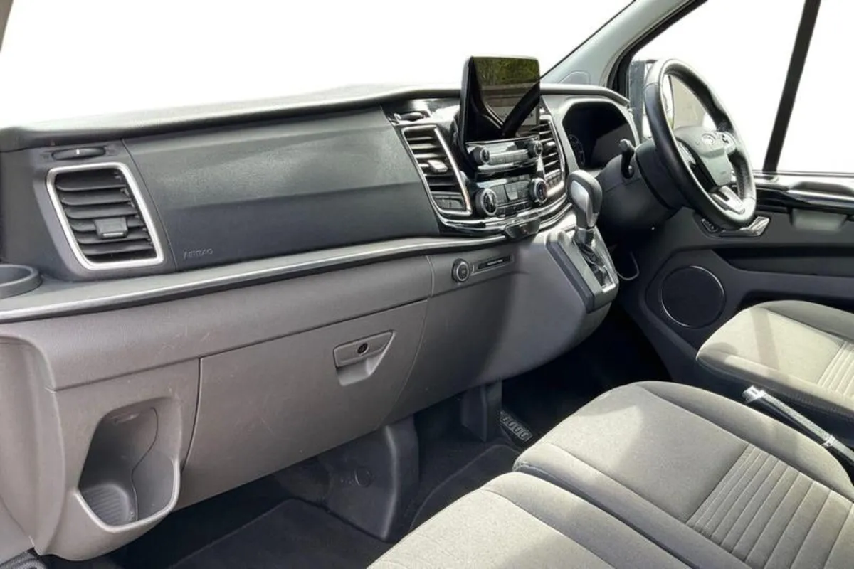 Ford Tourneo Custom TITANIUM - Image 3