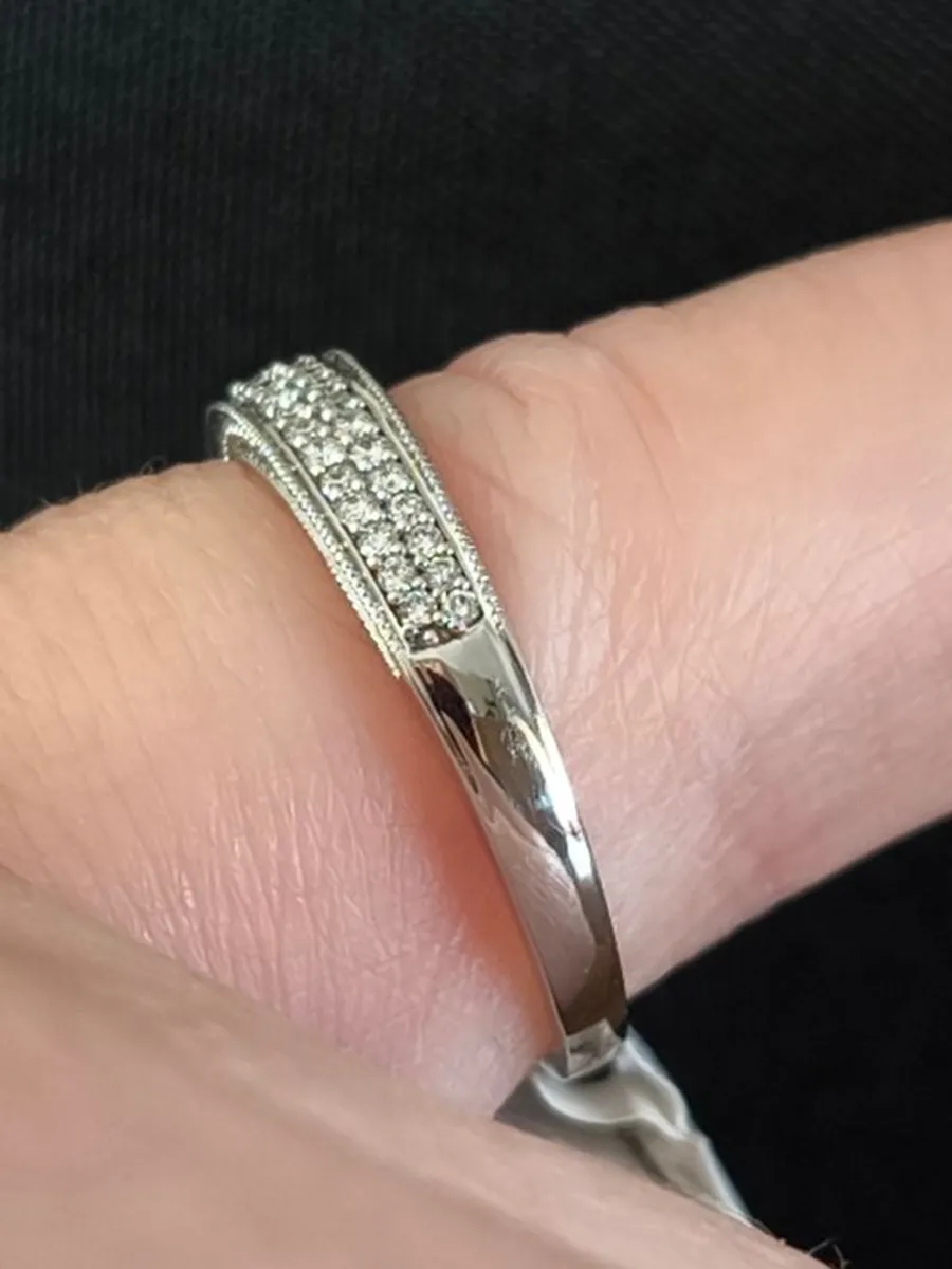 9ct white gold diamond eternity/wedding ring - Image 2