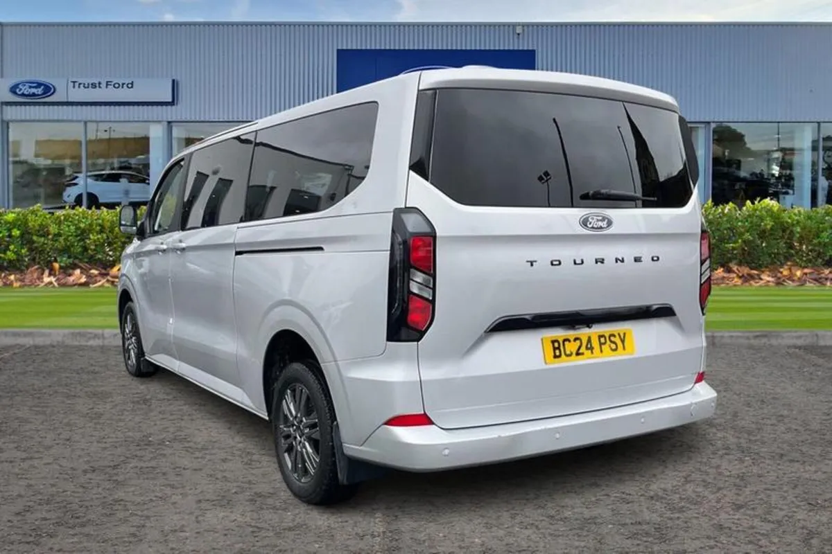 Ford Tourneo Custom TITANIUM - Image 2