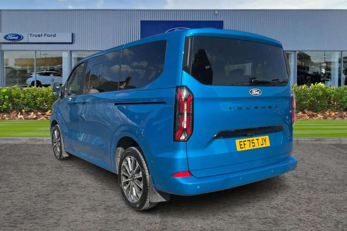 Ford Tourneo Custom TITANIUM X - Image 2