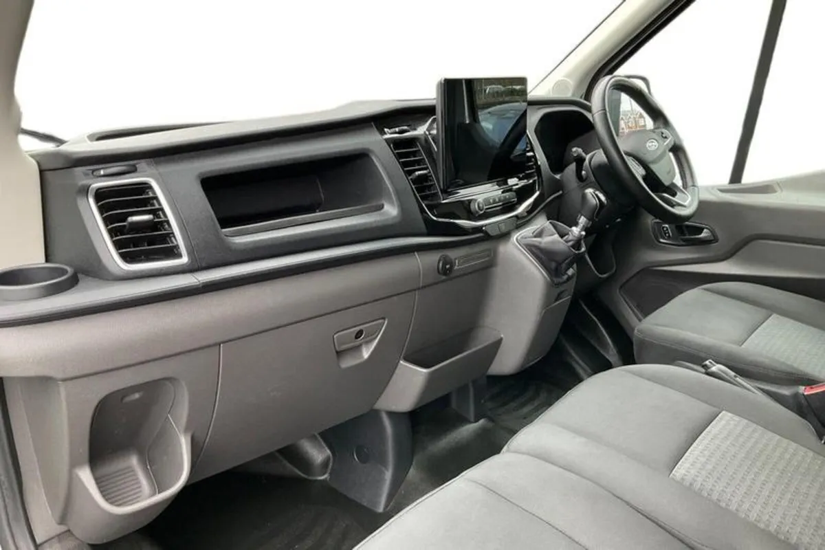 Ford Transit LIMITED - Image 3