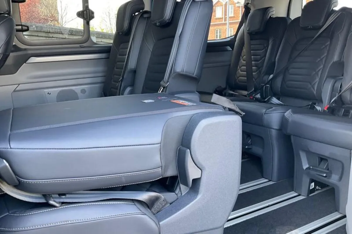 Ford Tourneo Custom TITANIUM X - Image 4