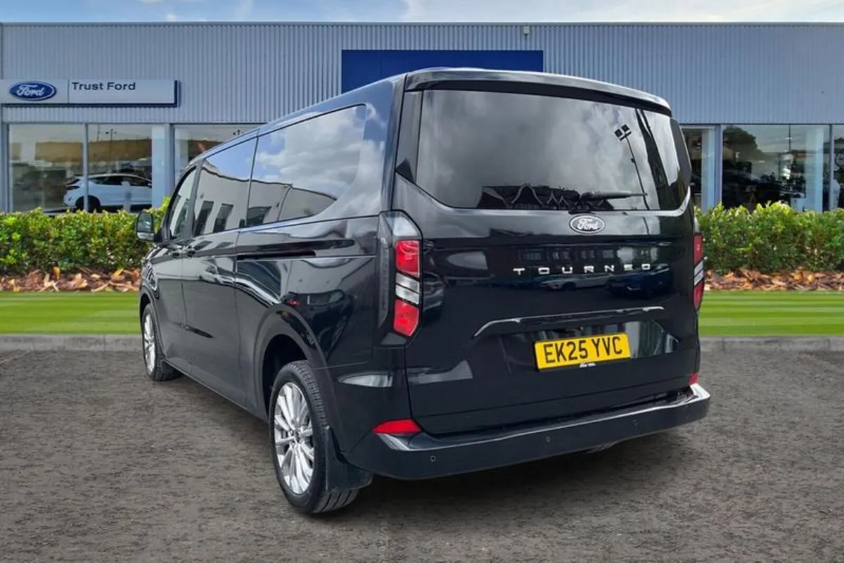 Ford Tourneo Custom TITANIUM - Image 2