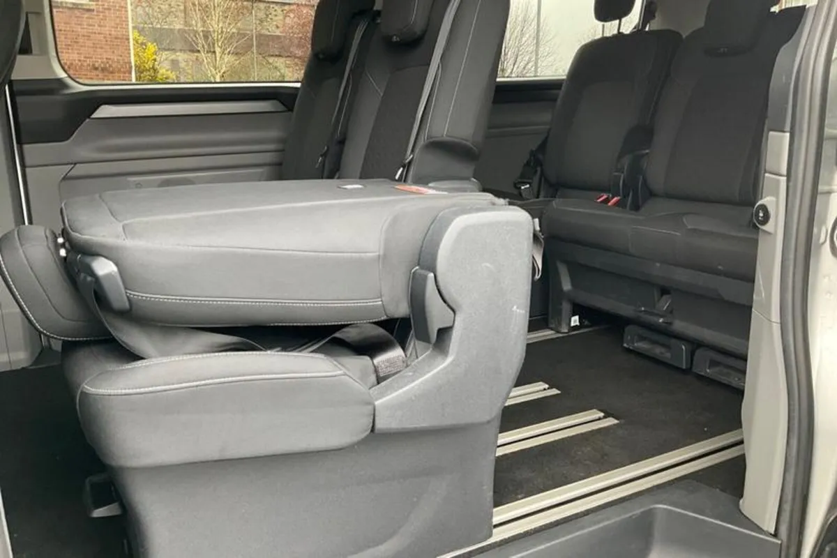Ford Tourneo Custom TITANIUM - Image 4