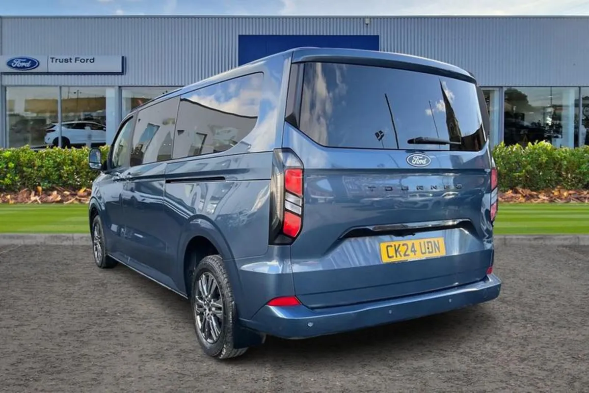 Ford Tourneo Custom TITANIUM - Image 2