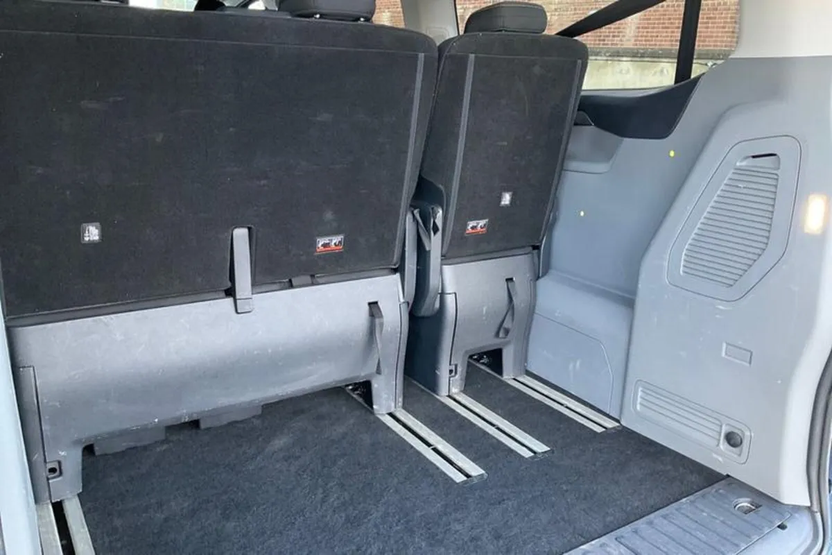 Ford Tourneo Custom TITANIUM - Image 4