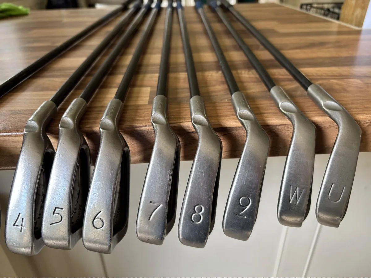 Golf irons - Image 1