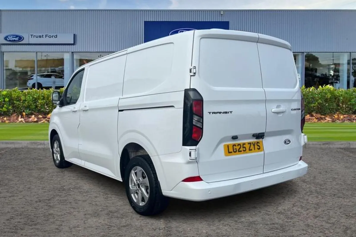 Ford Transit Custom LIMITED - Image 2