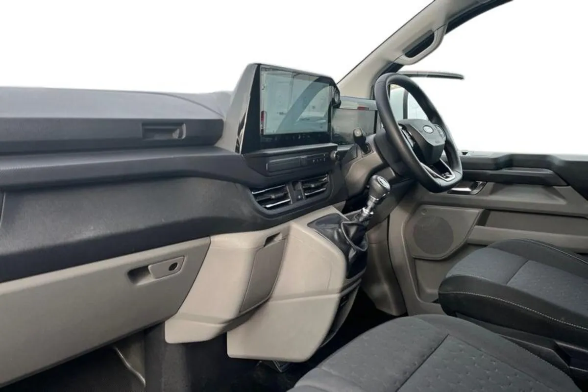 Ford Transit Custom LIMITED - Image 3