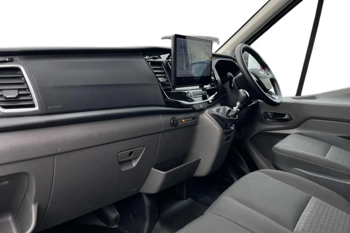 Ford Transit LIMITED - Image 3