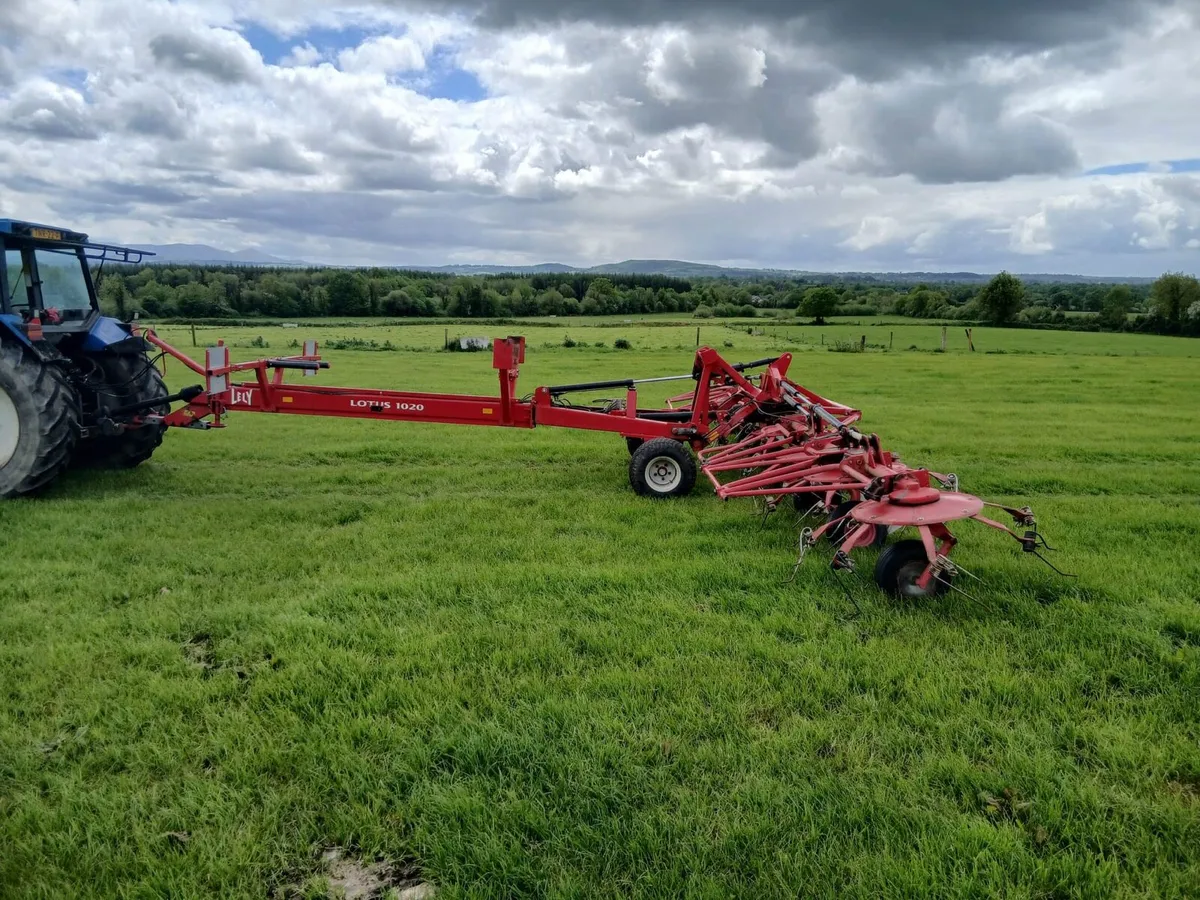 Lely Lotus 1020 Trailed 8 rotor tedder - Image 4