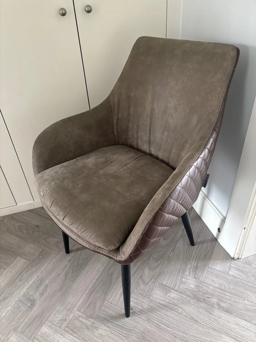 Dining chairs - Image 1
