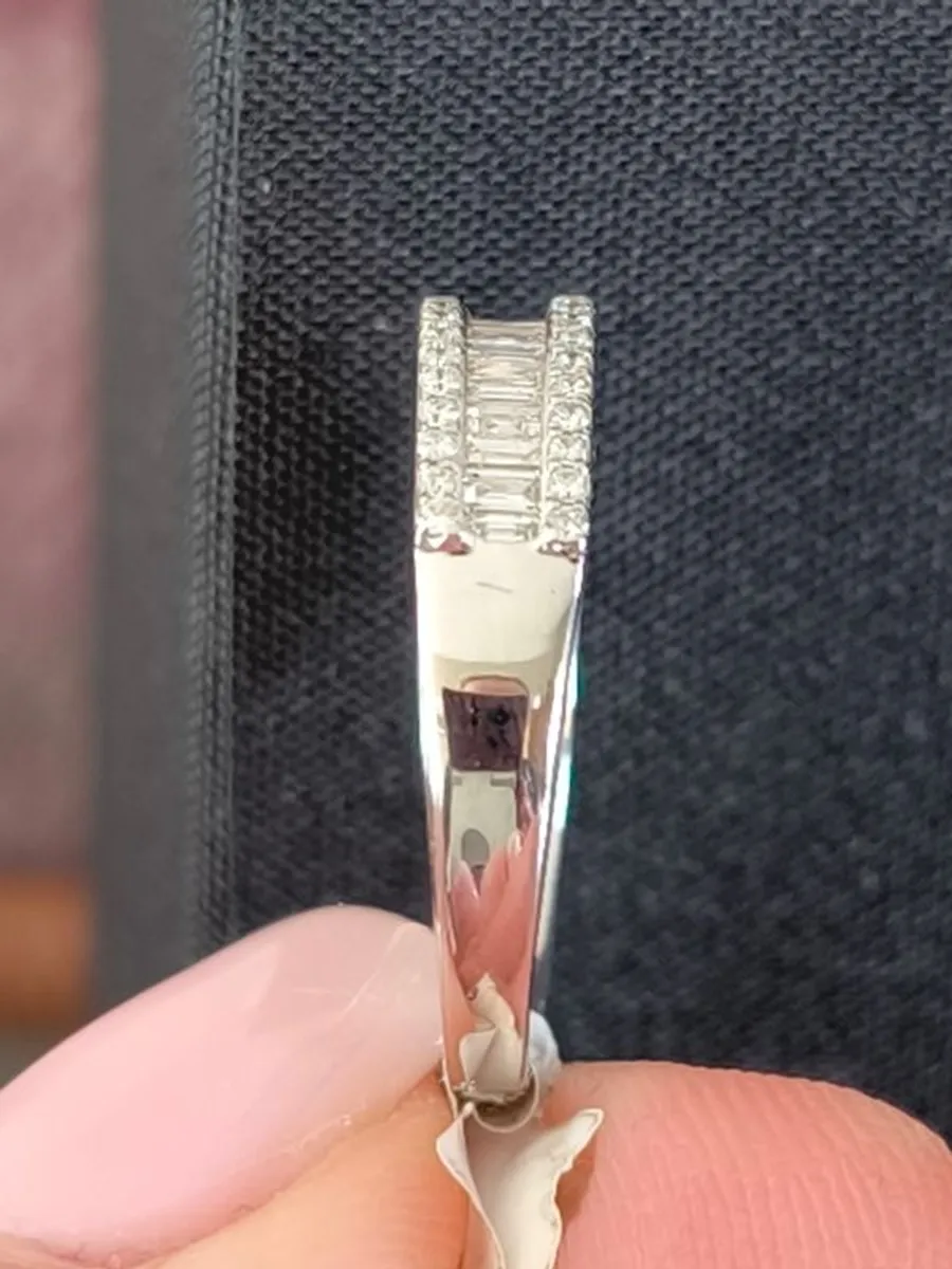 18ct diamond wedding/eternity ring - Image 2
