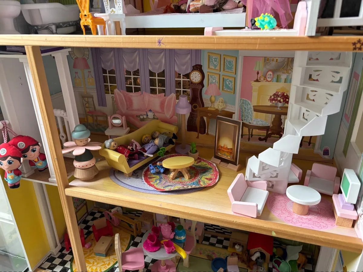 Dollhouse - Image 3