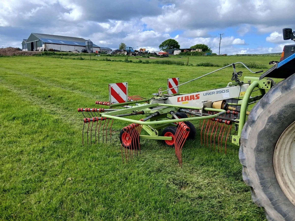 Claas Liner 390 Single Rotor Rake MINT - Image 2