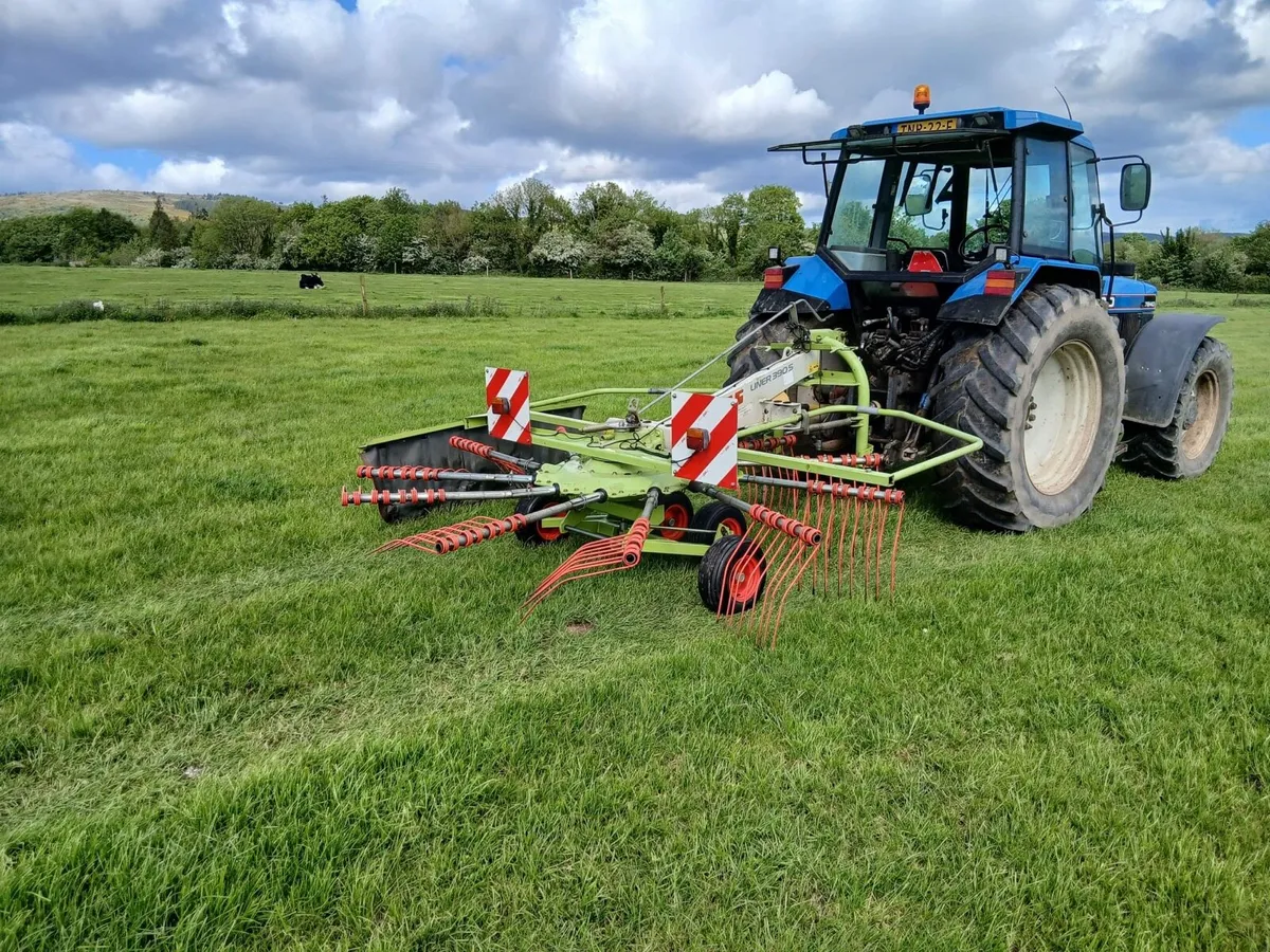 Claas Liner 390 Single Rotor Rake MINT - Image 3