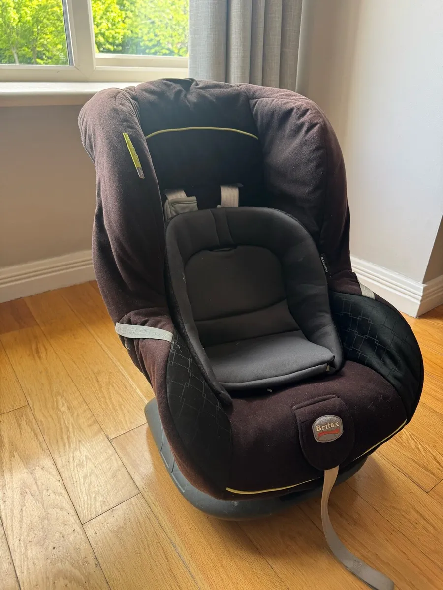 Child car seats & some accessories - Image 2
