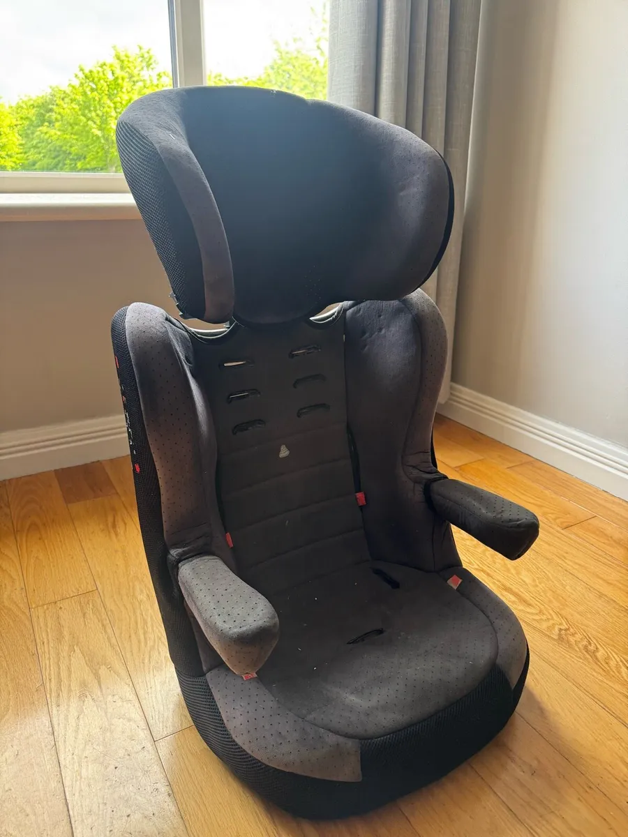 Child car seats & some accessories - Image 1