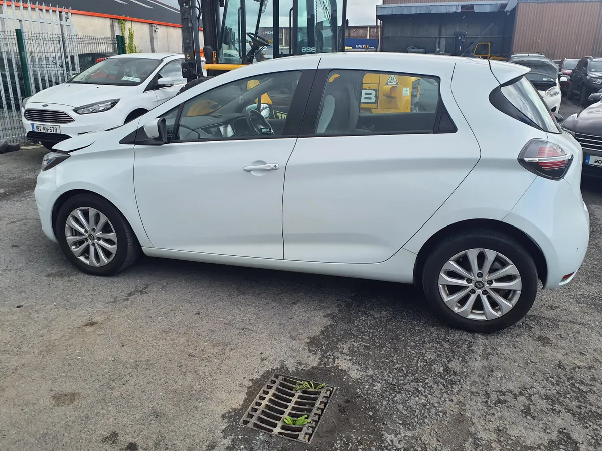 Renault Zoe 2022 , only 39,000 km - Image 2