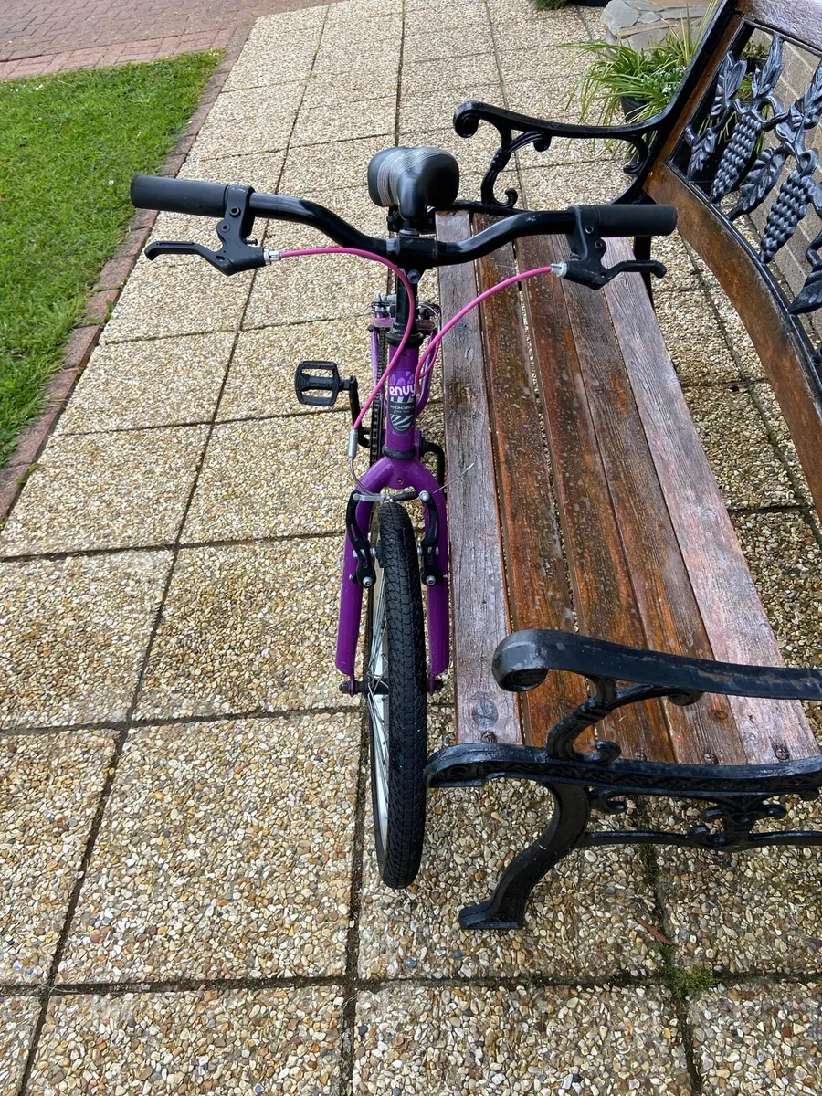Child’s bicycle - Image 2